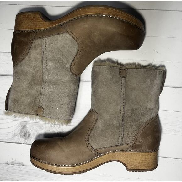Dansko Boots Womens Size 38 Taupe Faux Shearling Lined Leather Suede Clog Wedge - Picture 1 of 10
